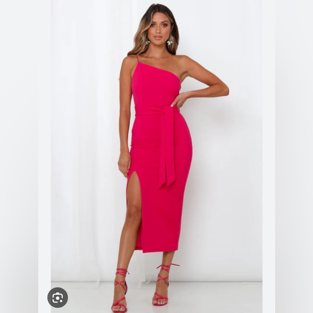 Hello Molly Zarita Midi Dress in Fuscia